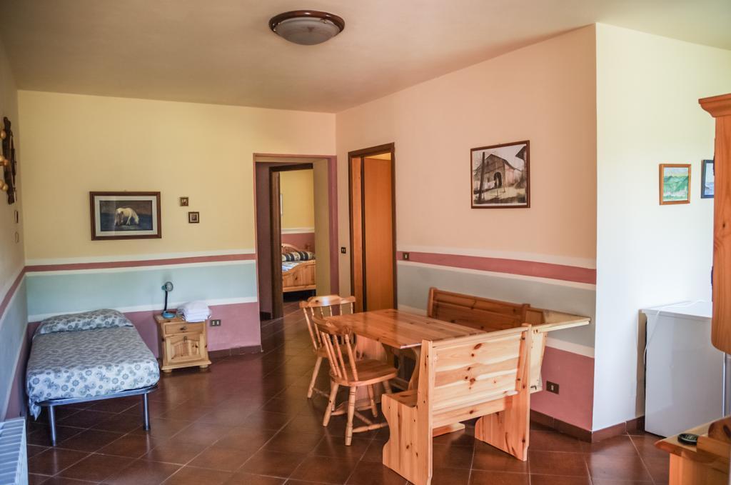 Agriturismo La Praduscella ฟิวิซซาโน ภายนอก รูปภาพ