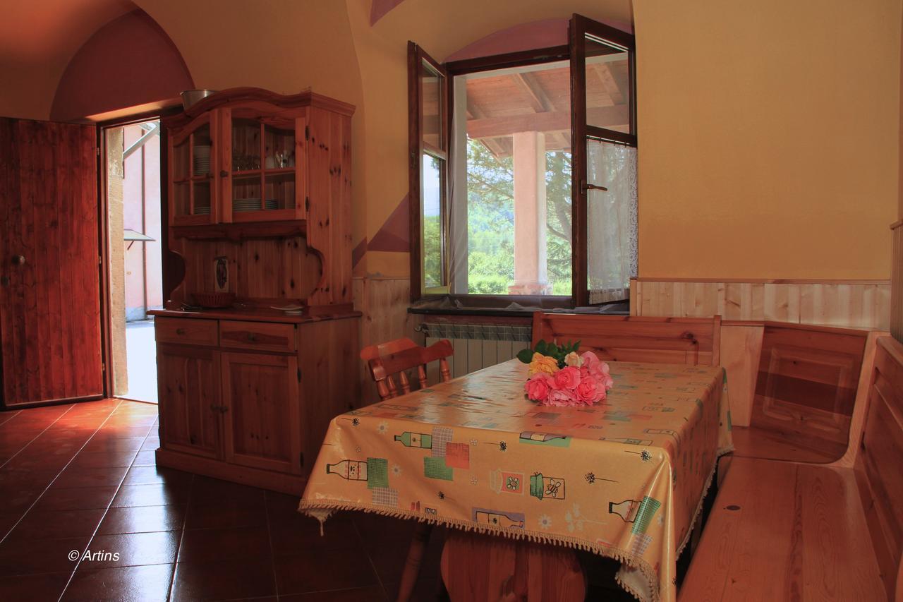 Agriturismo La Praduscella ฟิวิซซาโน ภายนอก รูปภาพ