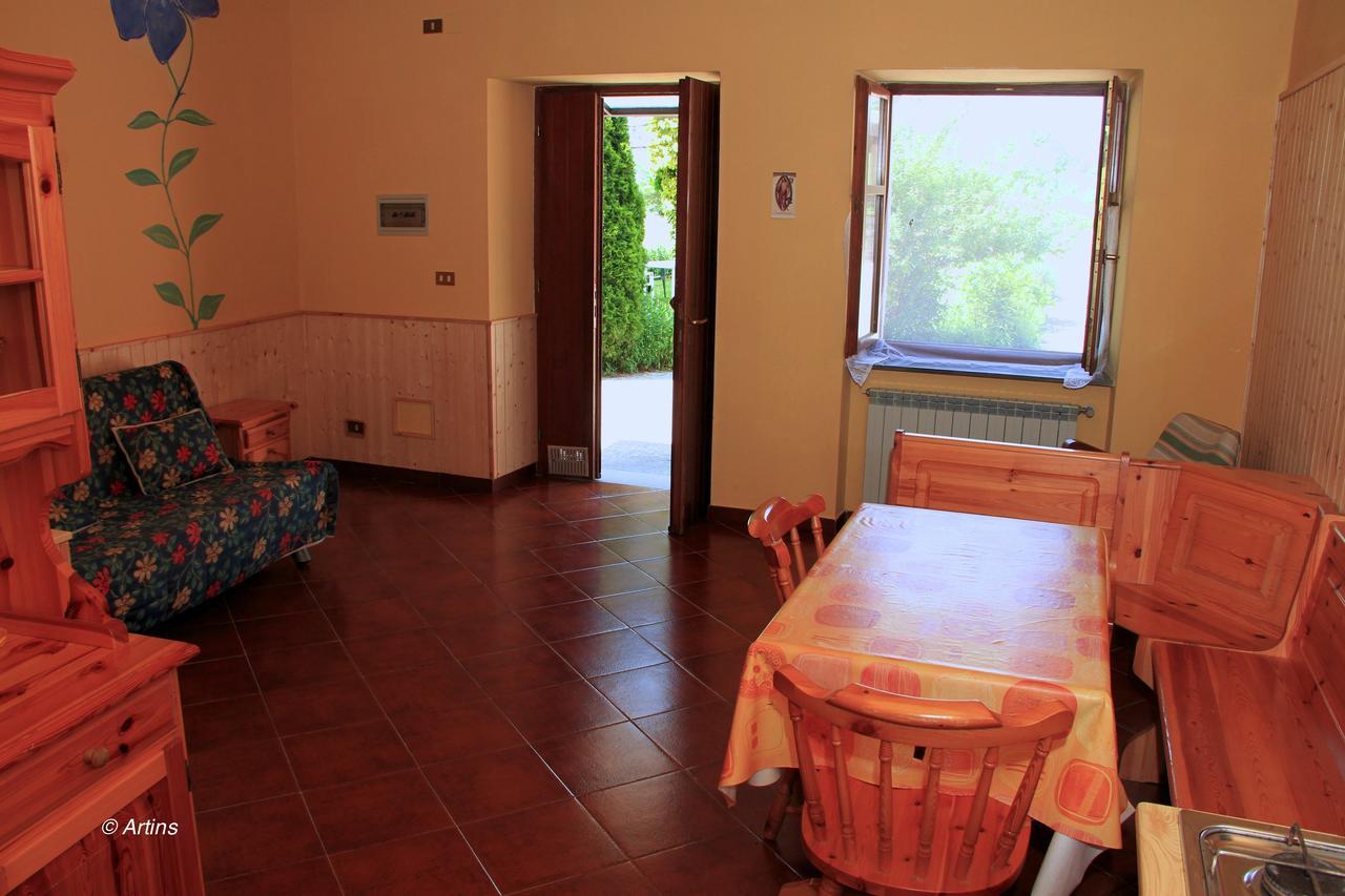 Agriturismo La Praduscella ฟิวิซซาโน ภายนอก รูปภาพ